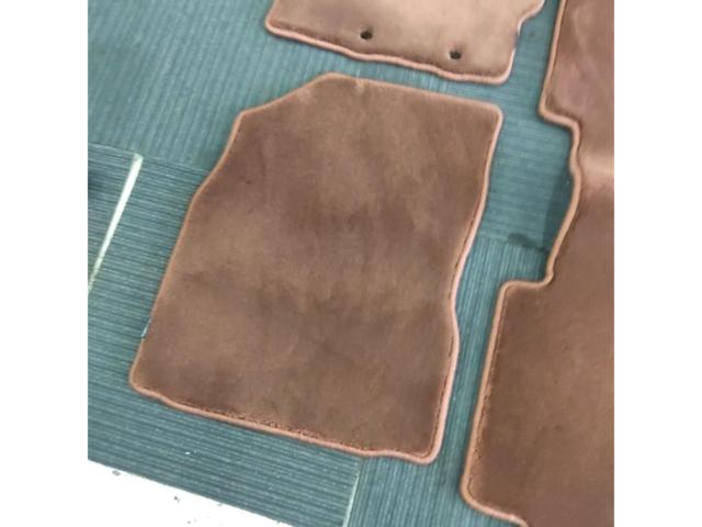Aviles
Floor mats for Toyota Sienta/MXP10