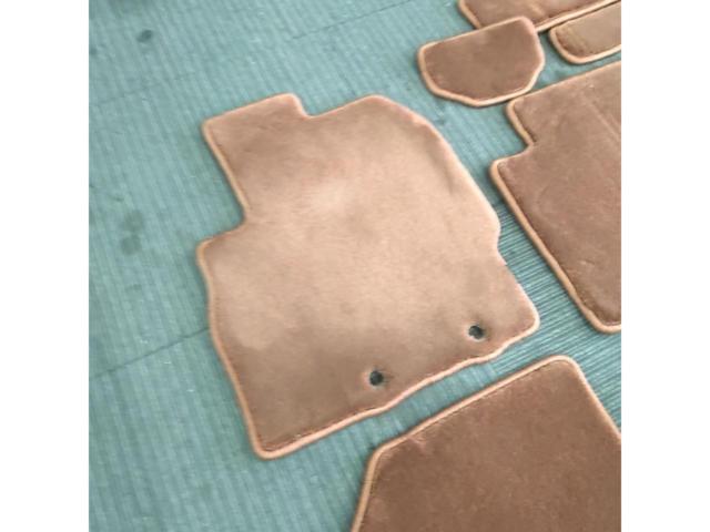 Aviles
Floor mats for Toyota Sienta/MXP10