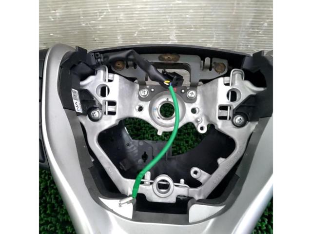 TOYOTA
Noah 80 Series/Early Model Genuine Steering Wheel