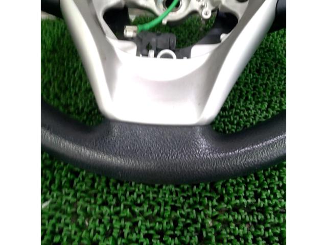 TOYOTA
Noah 80 Series/Early Model Genuine Steering Wheel