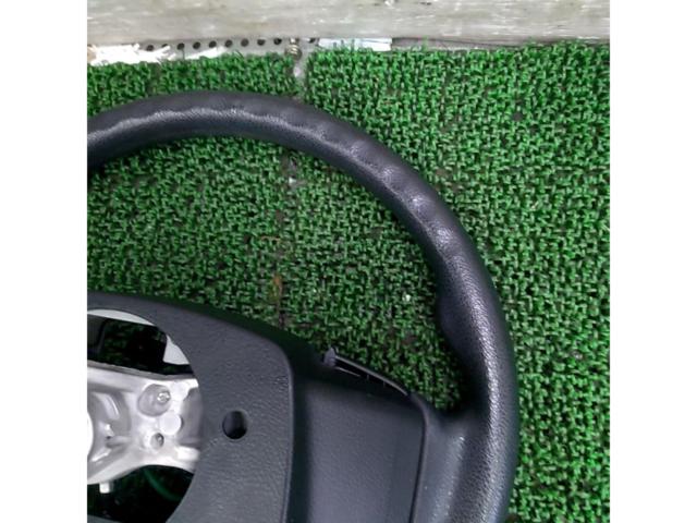 TOYOTA
Noah 80 Series/Early Model Genuine Steering Wheel