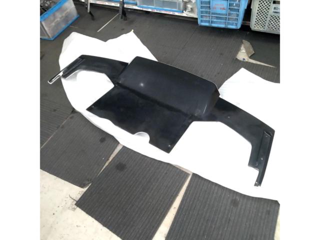KUHL
RACING
Center duct diffuser for GT-R/R35