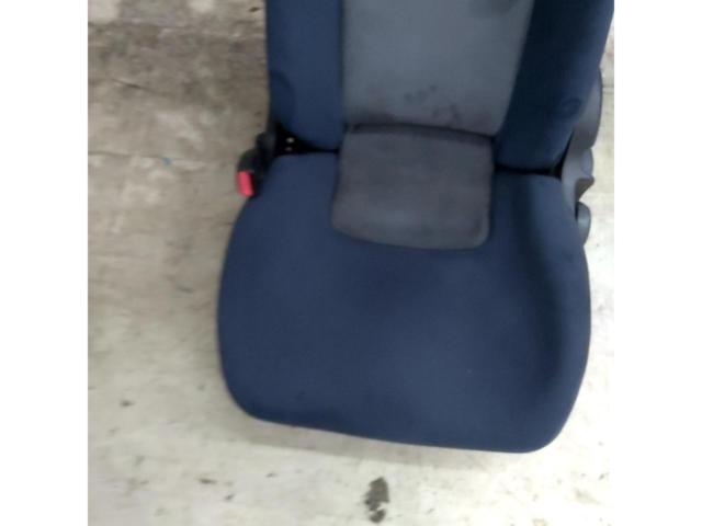 NISSAN
Genuine reclining seat
Passenger side Skyline GT-R/BNR32