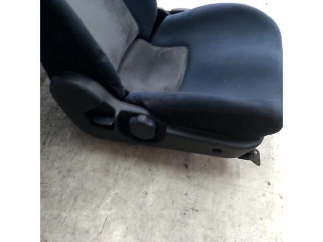 NISSAN
Genuine reclining seat
Driver's side Skyline GT-R/BNR32