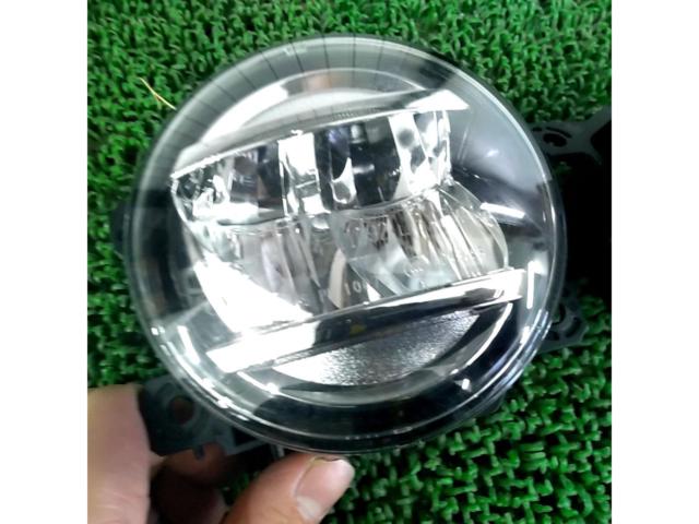 SUBARU
WRX
S4
Genuine fog lamp