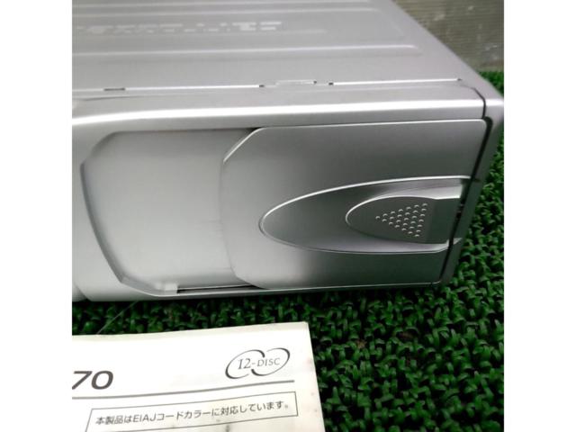 Wakeari
carrozzeria
CDX-P1270
12-disc multi-CD source unit