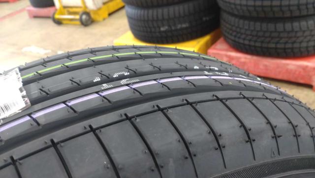  New tire 
YOKOHAMA
ADVAN
V61