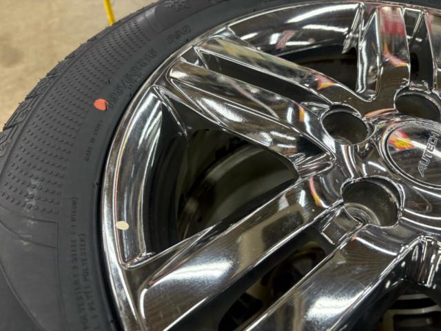 New winter tires included
Nissan
Serena / C26
AUTECH made
Genuine OP wheel
+
KENDA
KR36
