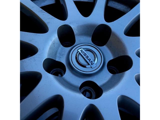 Nissan genuine
Estilo
12 spoke wheels