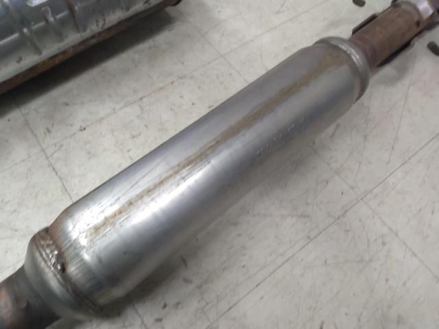 Honda genuine
Genuine muffler + intermediate pipe
Integra
Type R / DC2
96spec