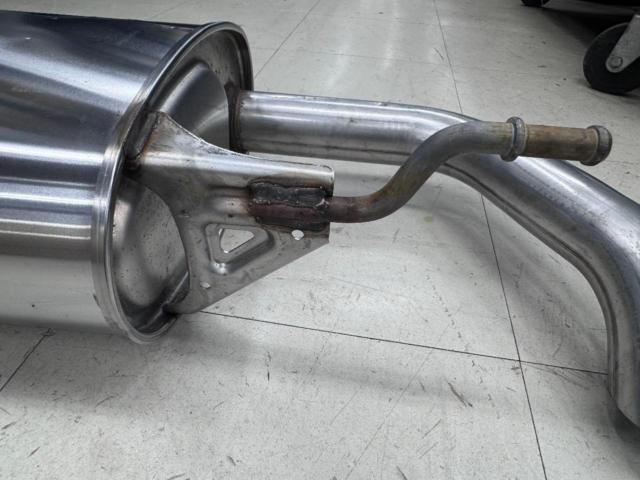 Subaru genuine muffler
Rear piece only for XV/GT3
Late]