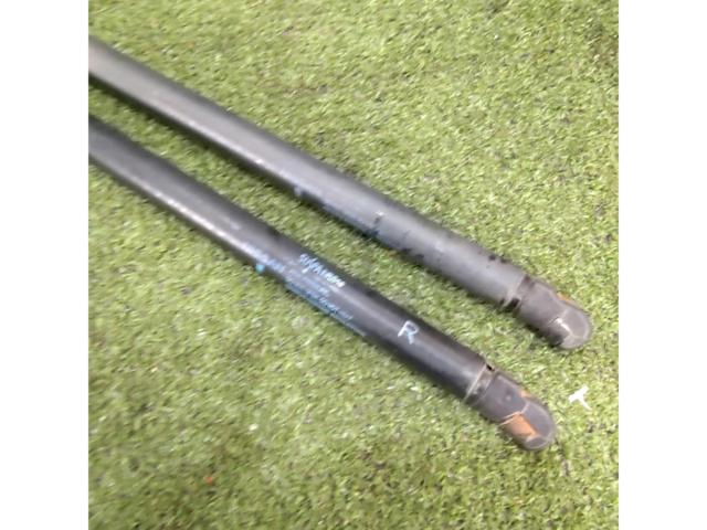 Nissan
Genuine door damper