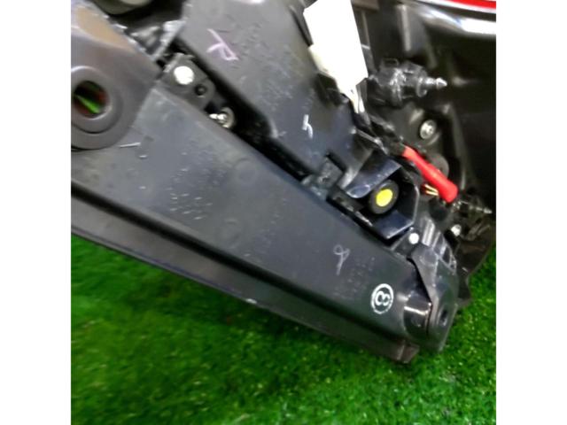 TOYOTA アルファード/AGH30系後期純正LEDテールレンズ 【KOITO 58-76】※運転席側のみ