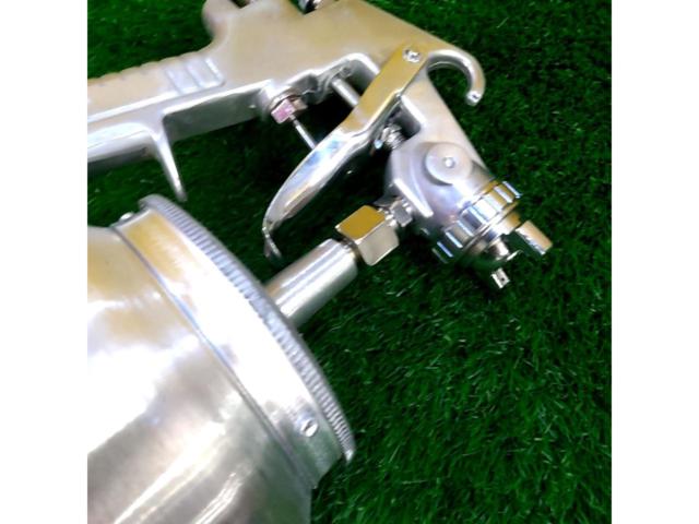 Anest Iwata Corporation
W-77
Air spray gun