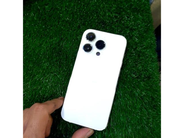 Network usage restrictions: △ Apple
iPhone
Fifteen
Pro
128GB
NQ013J/A White
*There is a possibility that the network may become unavailable.