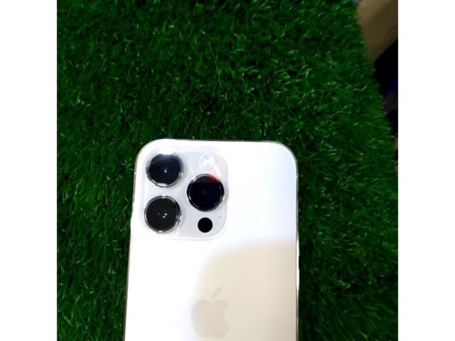Network usage restrictions: △ Apple
iPhone
Fifteen
Pro
128GB
NQ013J/A White
*There is a possibility that the network may become unavailable.