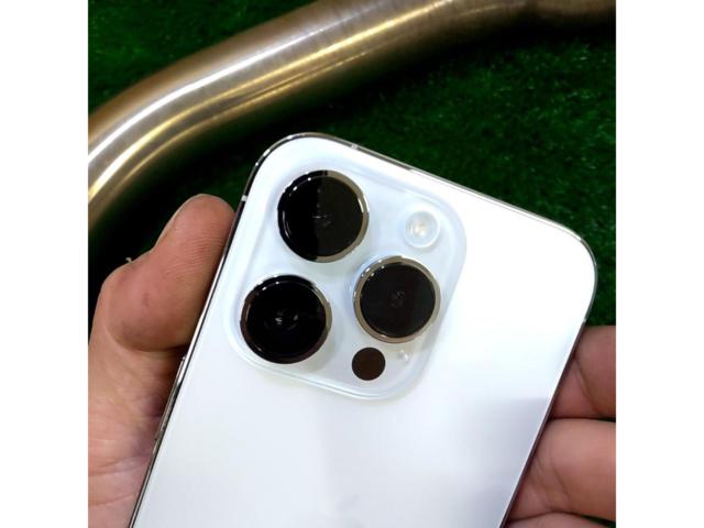 Network usage restrictions: △ Apple
iPhone
Fifteen
Pro
128GB
NQ013J/A White
*There is a possibility that the network may become unavailable.