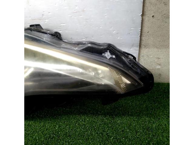 Toyota
86 / ZN6
Previous term genuine headlight
