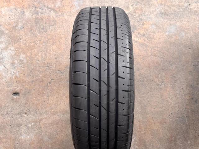 Left yellow con
BRIDGESTONE
Playz
PX-RVⅡ
195 / 60R16