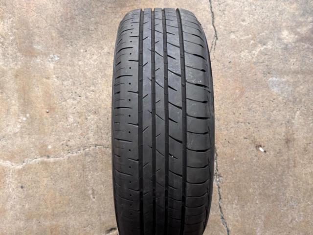 Left yellow con
BRIDGESTONE
Playz
PX-RVⅡ
195 / 60R16