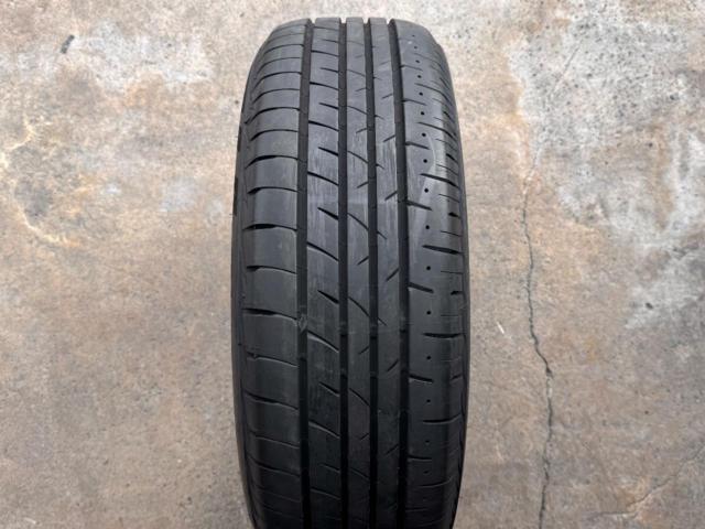 Left yellow con
BRIDGESTONE
Playz
PX-RVⅡ
195 / 60R16