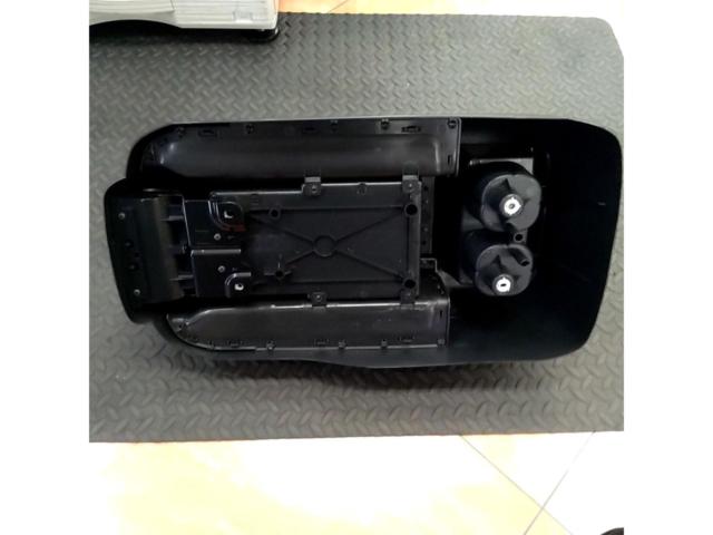 Toyota genuine
200 Hiace genuine center console