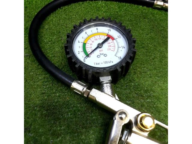 Unknown Manufacturer
Tire air gauge