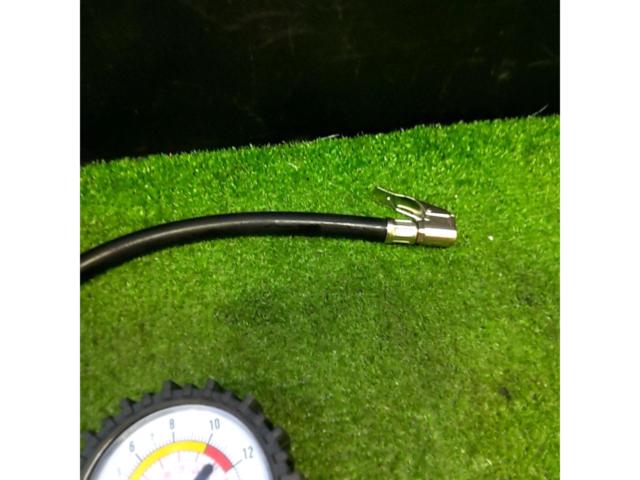Unknown Manufacturer
Tire air gauge