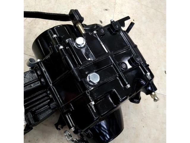 SNAKEMOTORS 横型エンジン+キャブレター