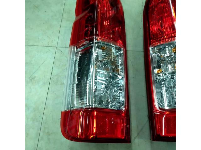 トヨタ ハイエース 200系 純正 テールレンズ