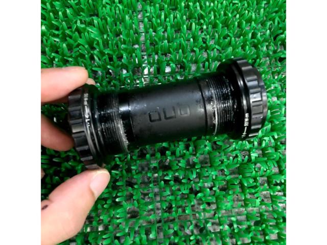 SRAM DUB ボトムブラケット