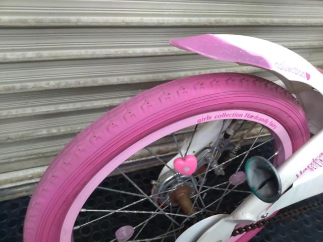 【わけあり現状販売】玉越工業 HardCandy 18×1.75インチシングルギアキッズサイクル ホワイト×ピンク