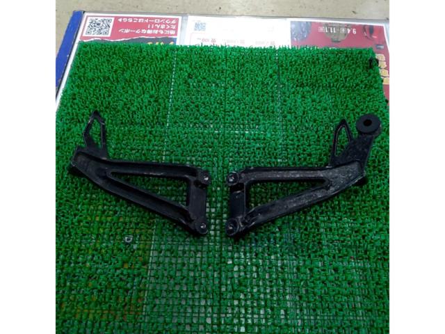 【SUZUKI】純正タンデムステップホルダー 左右セット イナズマ400/1200