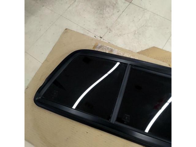 [Toyota
Hilux/RZ152
(New High)
Toyota genuine sliding rear window
