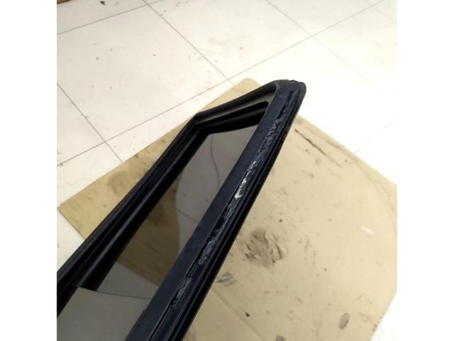 [Toyota
Hilux/RZ152
(New High)
Toyota genuine sliding rear window