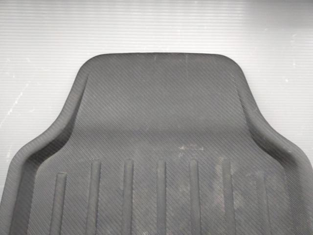 メーカー不明 リア用マット
