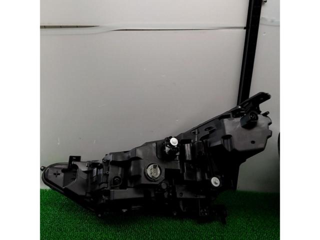 ホンダ 純正ヘッドライト 左右【ヴェゼル e:HEV RV系】