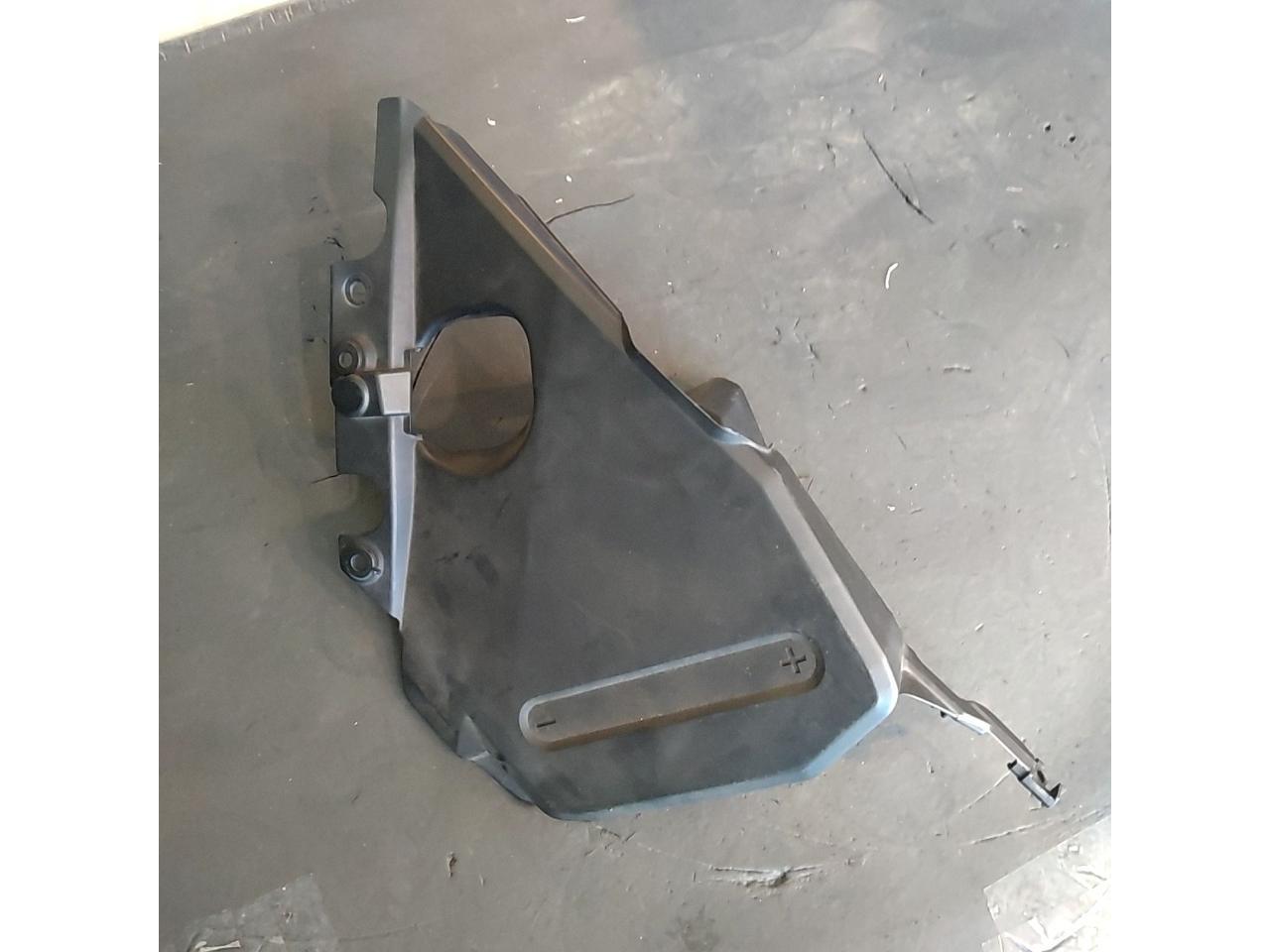 Subaru genuine
Battery cover
46112AG020
