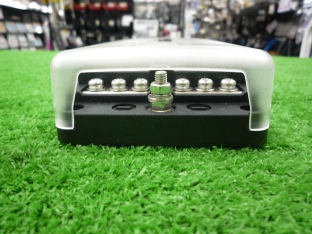 Unknown Manufacturer
Fuse block
Holder