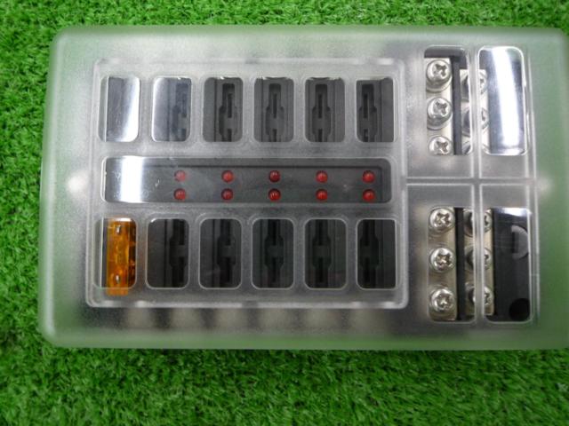 Unknown Manufacturer
Fuse block
Holder