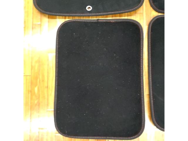 【MOMO】 汎用フロアマット 4枚