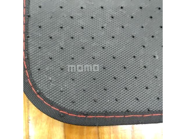 【MOMO】 汎用フロアマット 4枚