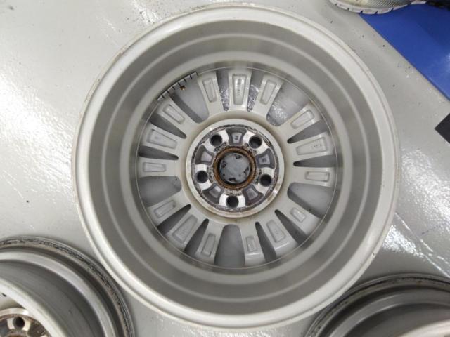 Toyota genuine parts
80 series Noah / Voxy
Original wheel