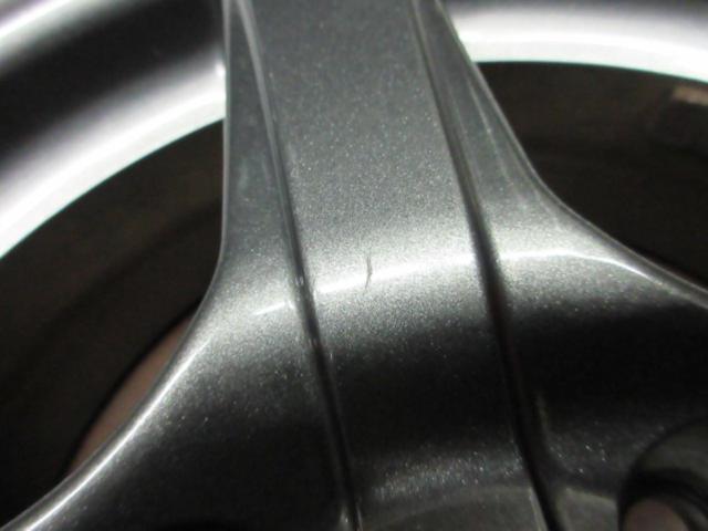 Unknown Manufacturer
5-spoke wheel
(Z10086)