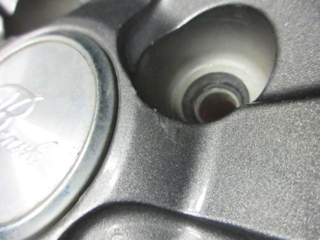 Unknown Manufacturer
5-spoke wheel
(Z10086)