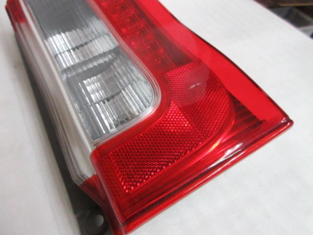 ※運転席側 ダイハツ LA600S タント純正テールレンズ (Z10159)