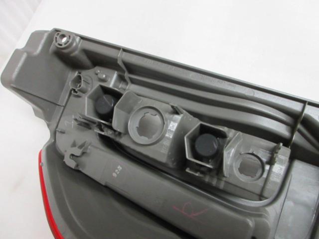 ※運転席側 ダイハツ LA600S タント純正テールレンズ (Z10159)