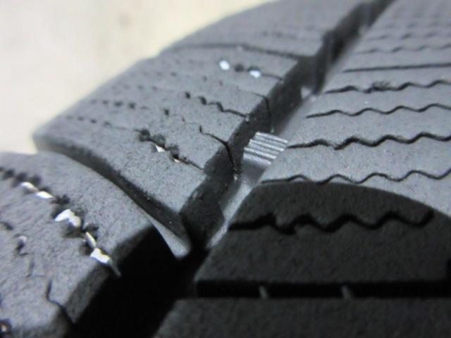 BRIDGESTONE ECO FORME SE-15 + BRIDGESTONE BLIZZAK VRX3 (Z10122)
