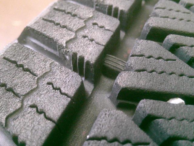 ※平座ナット専用 HOT STUFF Exceeder+BRIDGESTONE BLIZZAK DM-V3 (Z10056)