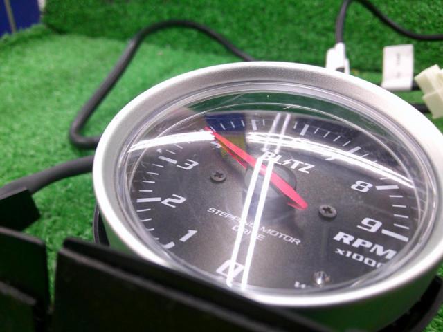 BLITZ
Tachometer/Thermometer